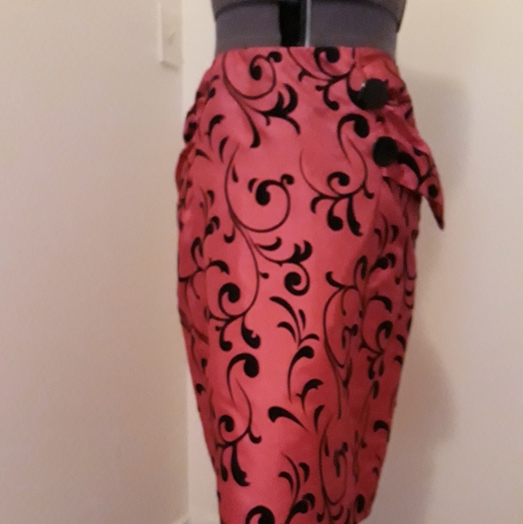 Jacket and Skirt ensemble - Picture 4 of 10